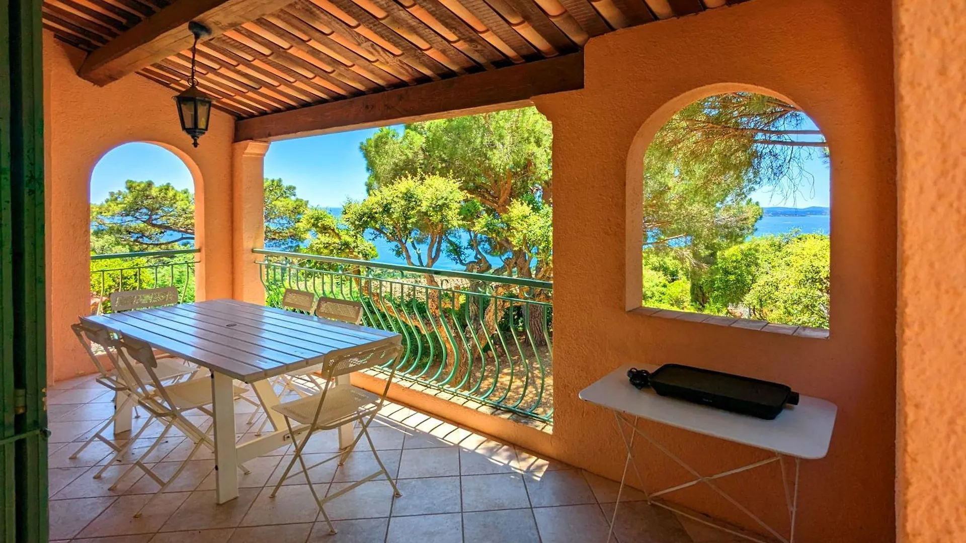 Villa Les Trois Chênes, piscine privée&vue mer Les Issambres Francia